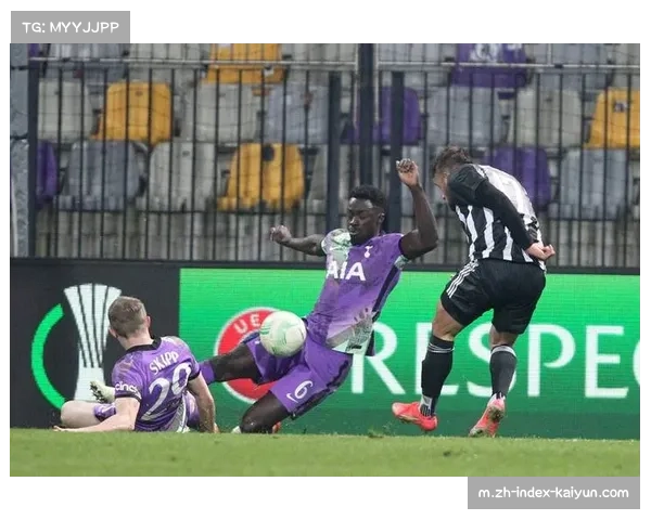 多特蒙德不敌热刺 斯文松红牌成比赛转折点